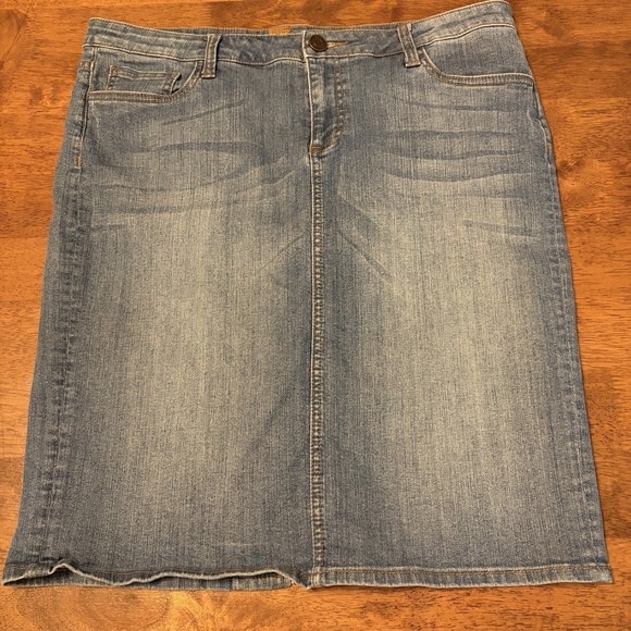 Kut from the Kloth Dresses & Skirts - KUT FROM THE KLOTH Womens Size 12 Medium Wash Stretch Denim Knee Length Skirt